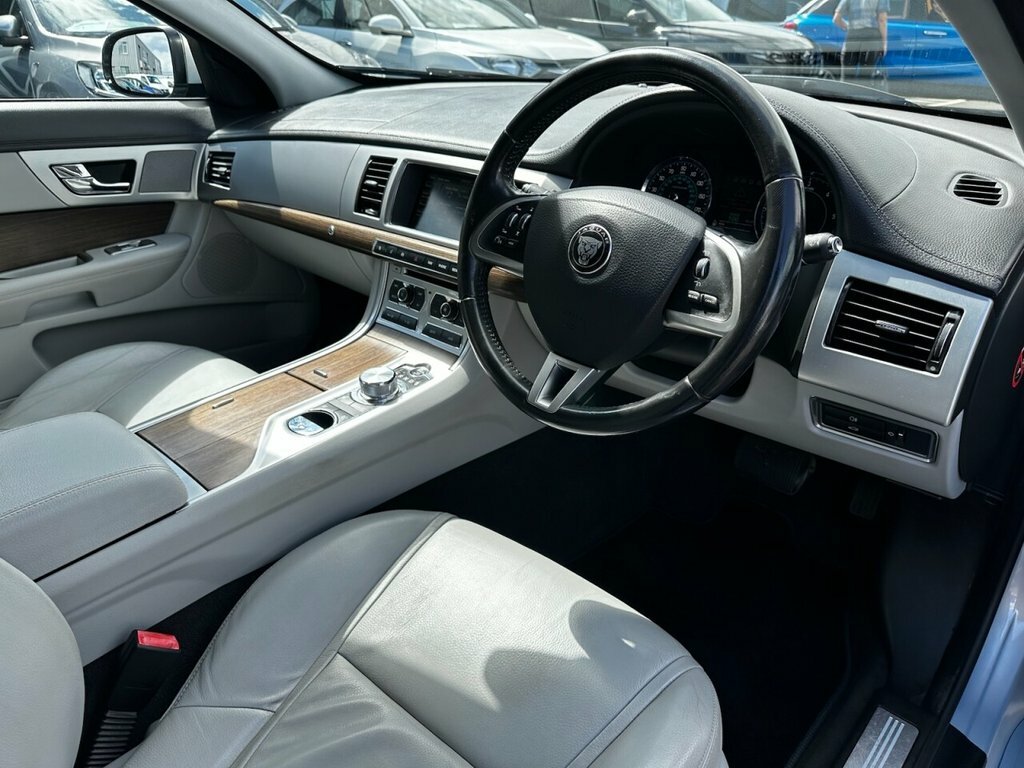 Jaguar XF 3.0 V6 340Ps Portfolio #15