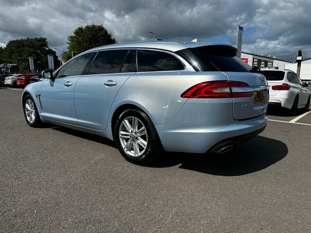 Jaguar XF 3L Luxury Silver #2