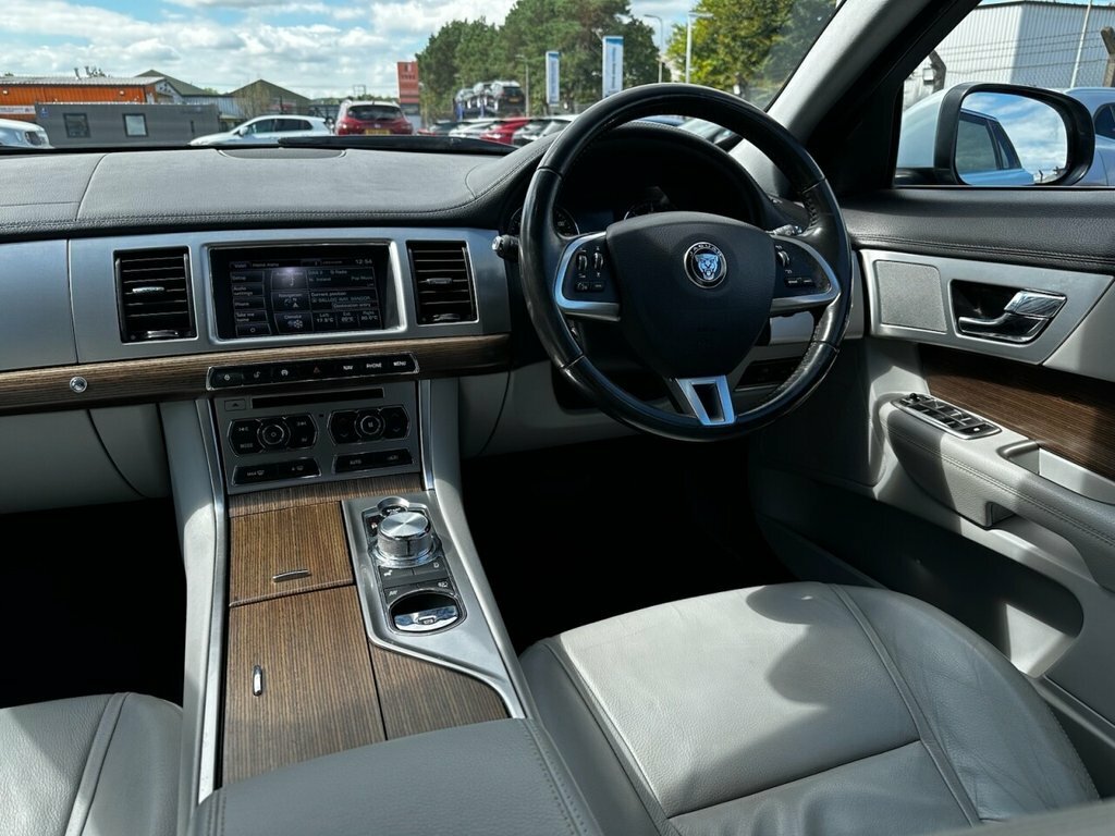 Jaguar XF 3.0 V6 340Ps Portfolio #11