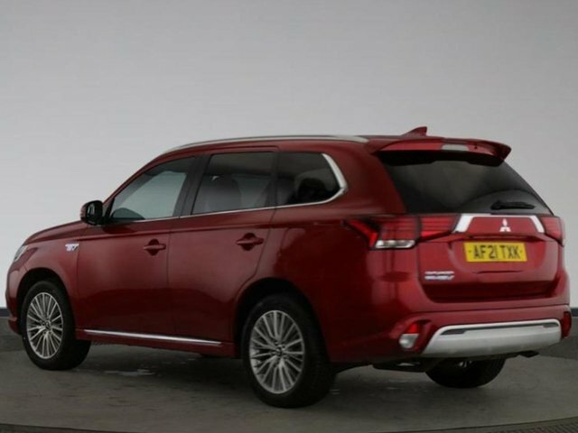 Mitsubishi Outlander 2.4H Twinmotor 13.8Kwh Dynamic Suv Plug Red #3