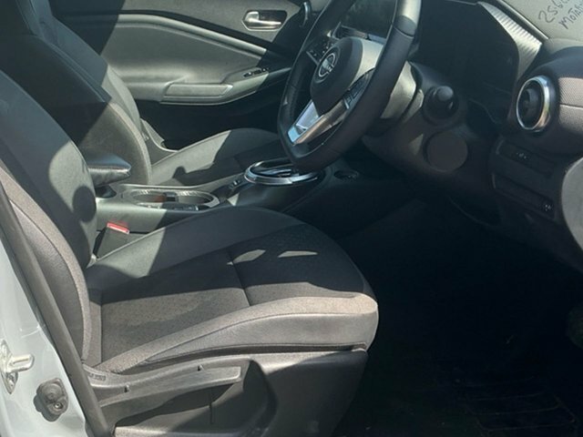Nissan Juke 1.6 N-connecta Suv Hybrid Euro 6 LY25MWJ Grey #3