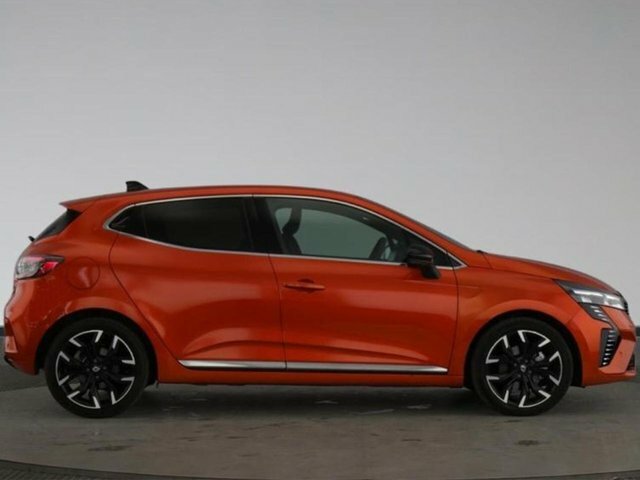Renault Clio 1.6 E-tech Techno Hatchback Hybrid IMZ1754 Orange