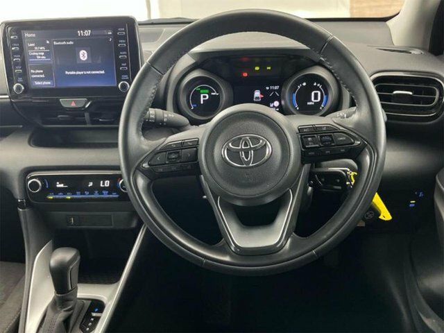 Toyota Yaris 1.5 Vvt-h Design Hatchback Hybrid E-cvt MW23KRJ Grey #3