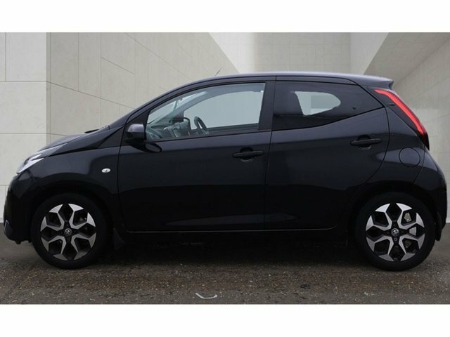 Toyota Aygo 1.0 Vvt-i X-plore Hatchback X-shift Eur Black #2