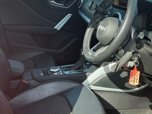 Audi Q2 Estate Red #7