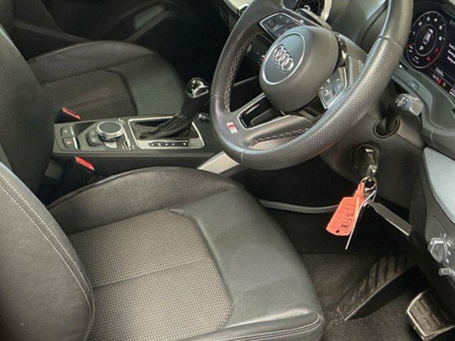 Audi Q2 Estate Red #9