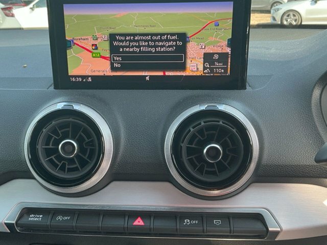 Audi Q2 Estate Red #8
