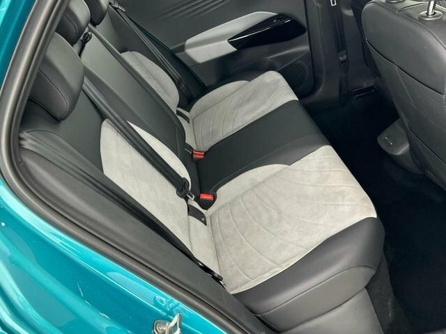 Volkswagen ID.3 Pro Performance 58Kwh Family Hatchback Electri Blue #4