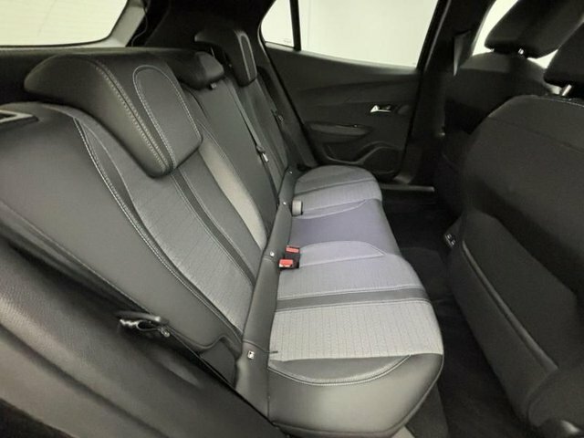 Peugeot e-2008 50Kwh Allure Premium Suv 7Kw Black #3