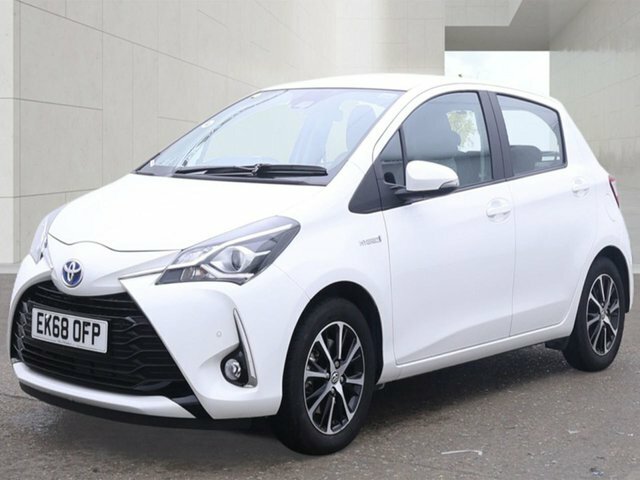 Toyota Yaris 1.5 Vvt-h Icon Tech Hatchback Hybrid E- White #2