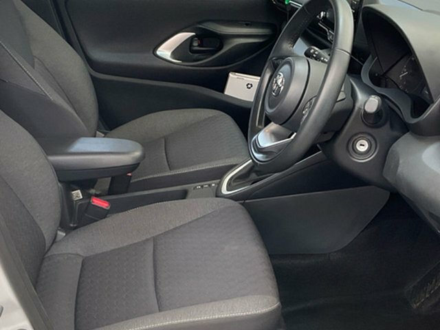 Toyota Yaris 1.5 Vvt-h Icon Hatchback Hybrid E-cvt E DL73YDD White #6