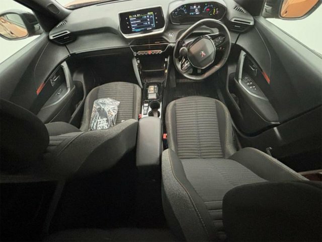 Peugeot e-2008 50Kwh Active Premium Suv 7Kw Orange #5