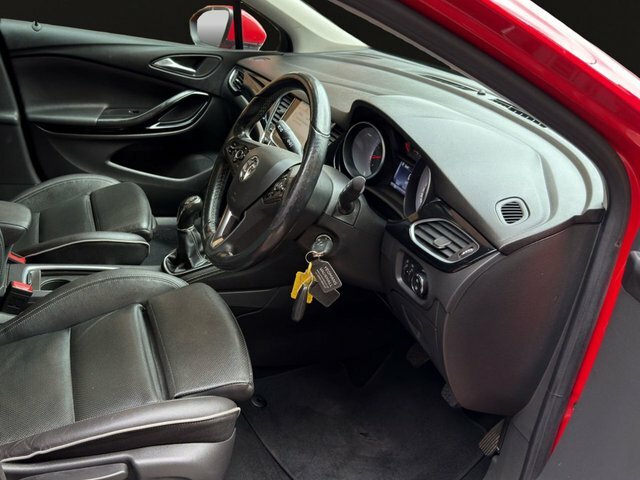 Vauxhall Astra 1.4T 16V 150 Sri White #11