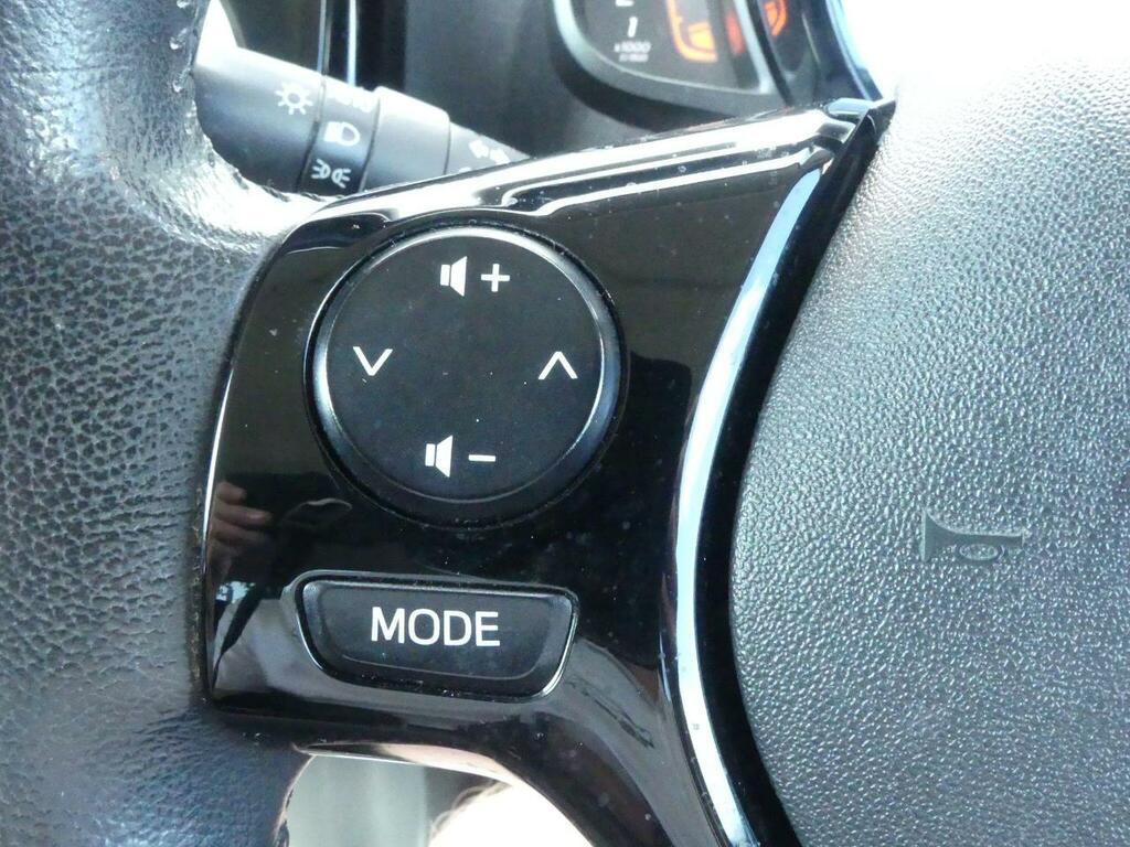 Peugeot 108 1.0 72 Active Black #18