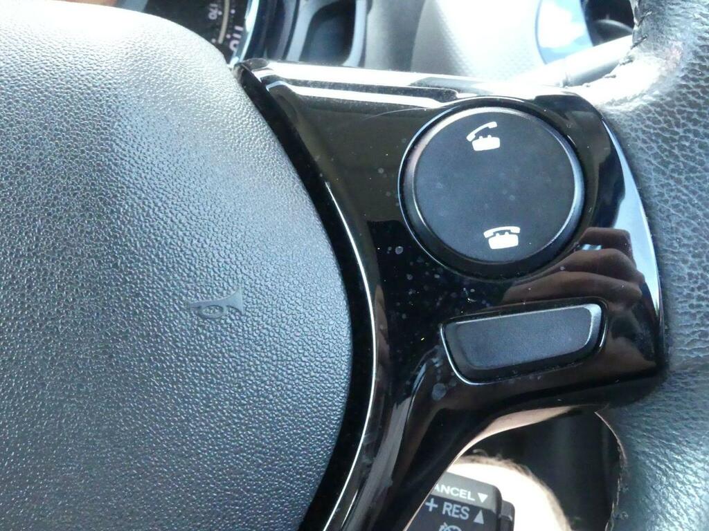 Peugeot 108 1.0 72 Active Black #19