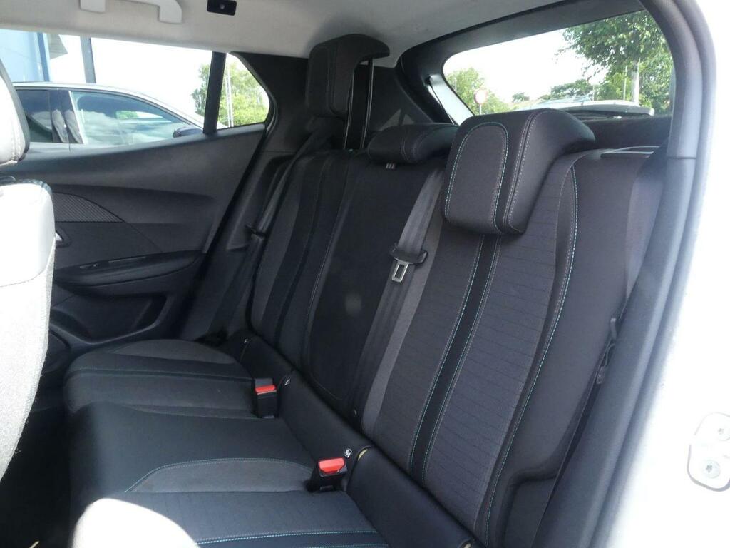 Peugeot 2008 1.2 Puretech Allure Premium Eat Euro 6 S S White #6
