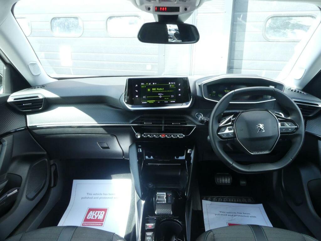 Peugeot 2008 1.2 Puretech Allure Premium Eat Euro 6 S S White #4