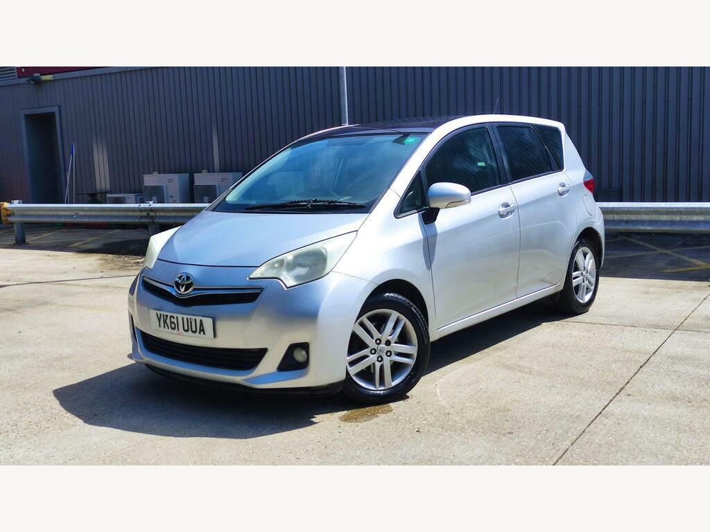 Toyota Verso-S 1.33 Dual Vvt-i T Spirit Euro 5 Silver