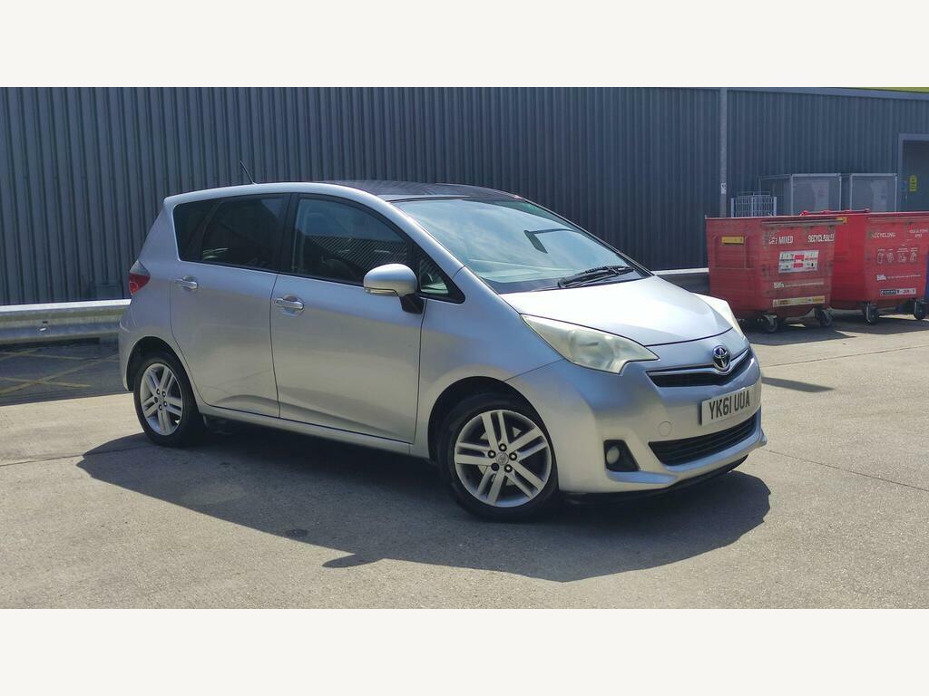 Toyota Verso-S 1.33 Dual Vvt-i T Spirit Euro 5 Silver #3