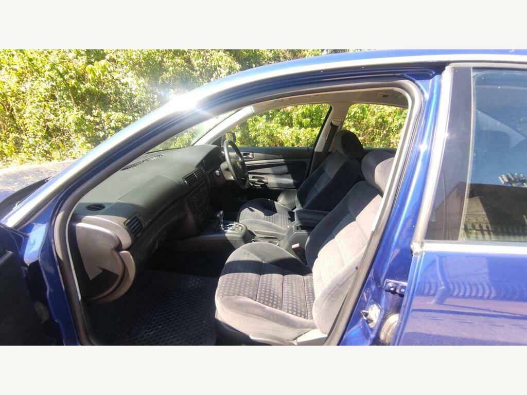 Volkswagen Passat 1.9 Se Tdi 129 Bhp Black #10