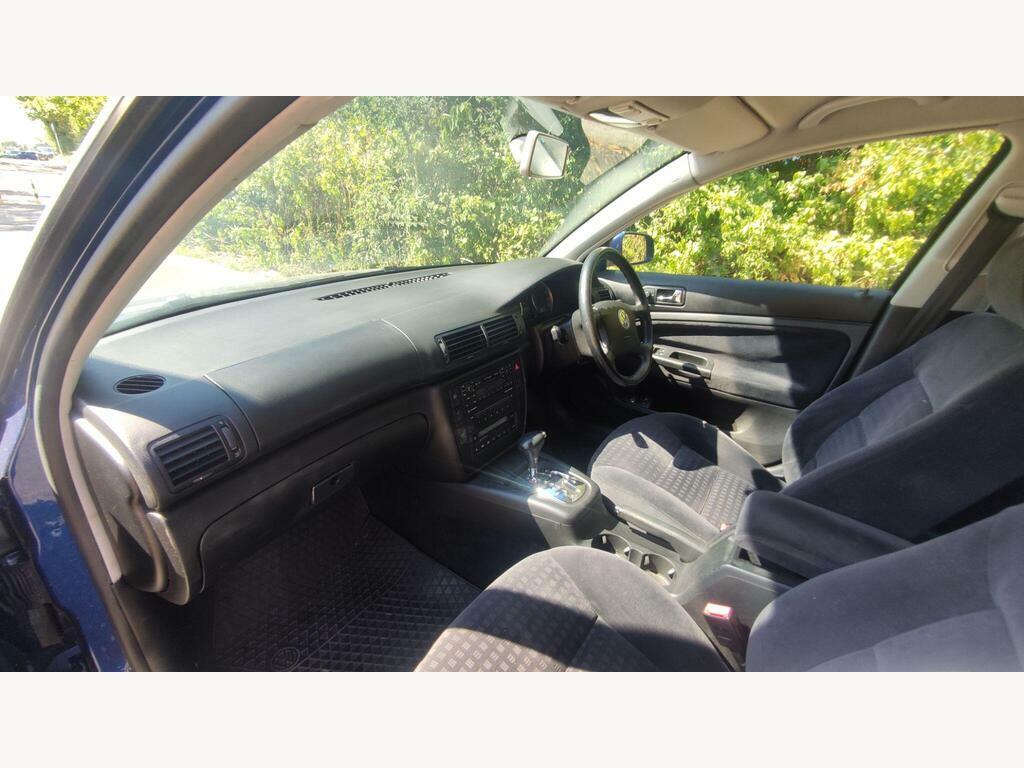Volkswagen Passat 1.9 Se Tdi 129 Bhp Black #9