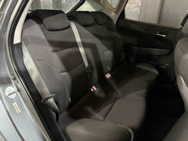 Hyundai I30 1.4 Comfort Hatchback Euro 4 10 Silver #36