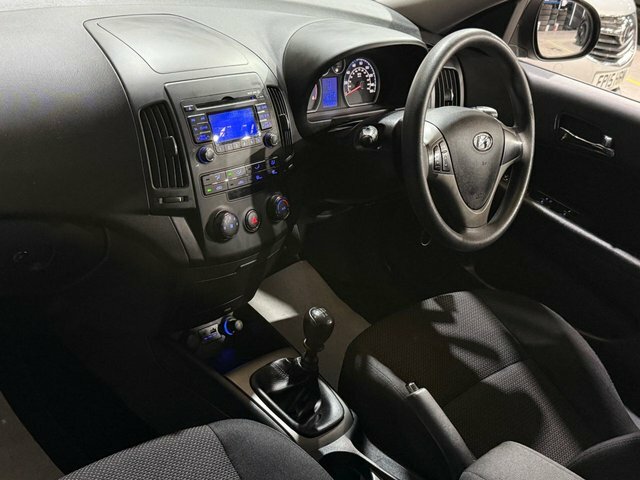 Hyundai I30 1.4 Comfort Hatchback Euro 4 10 Silver #44