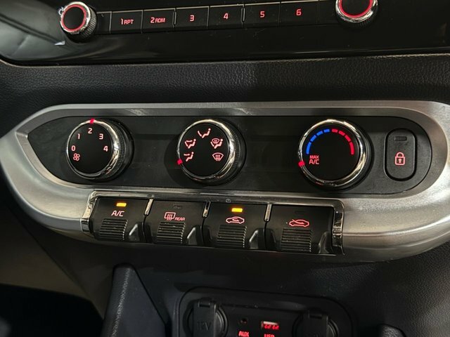 Kia RIO Hatchback Black #32