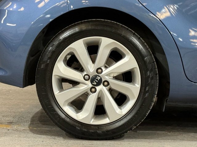 Kia RIO Hatchback Black #26