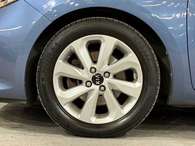 Kia RIO Hatchback Black #24