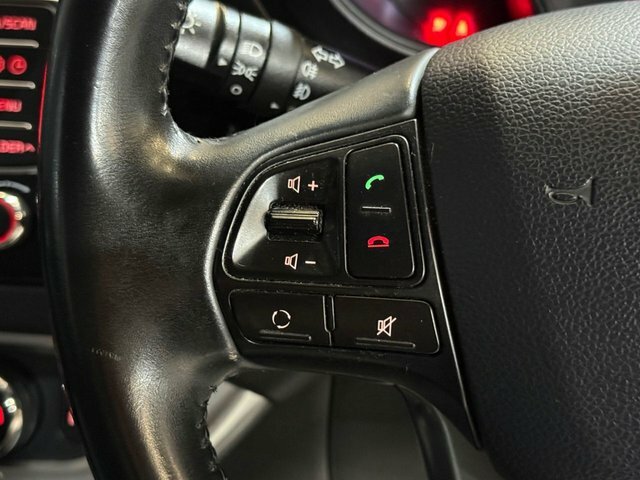 Kia RIO Hatchback Black #11