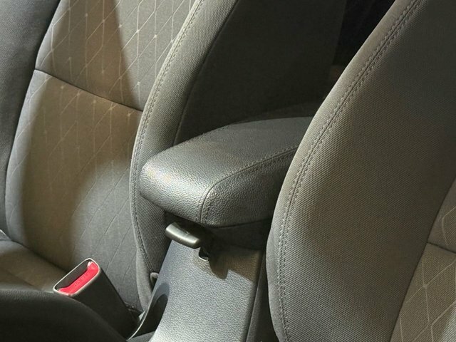 Kia RIO Hatchback Black #38