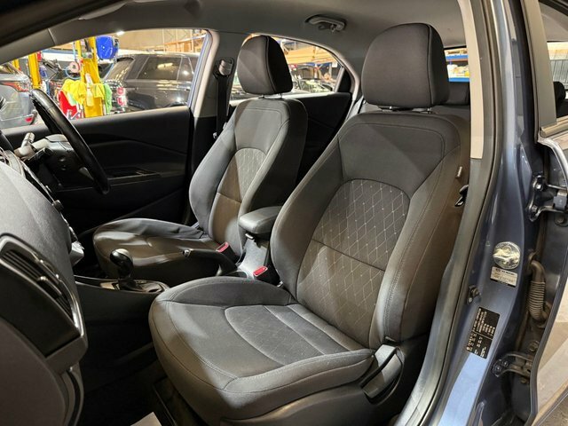 Kia RIO Hatchback Black #9