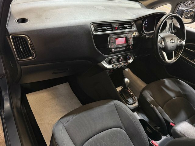 Kia RIO Hatchback Black #30
