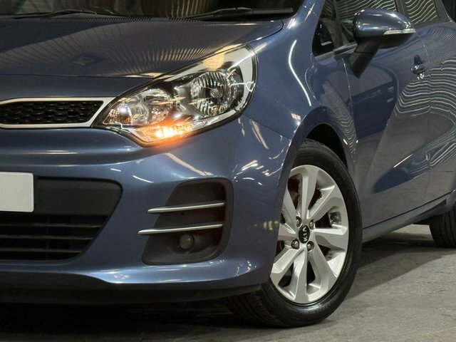 Kia RIO Hatchback Black #18