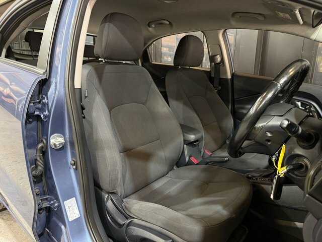 Kia RIO Hatchback Black #8