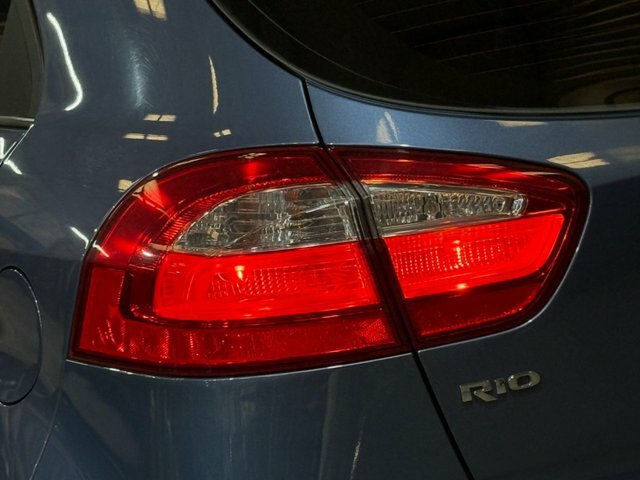Kia RIO Hatchback Black #19