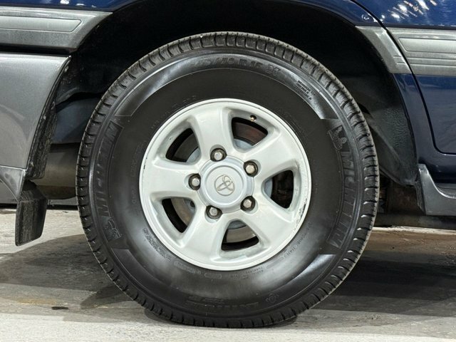 Toyota Land Cruiser Amazon Td VX Silver #29