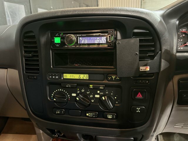 Toyota Land Cruiser Amazon Td VX Silver #9