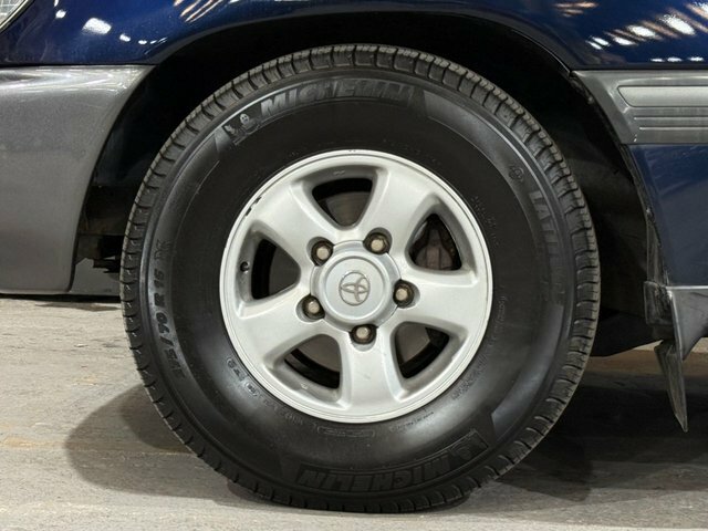 Toyota Land Cruiser Amazon Td VX Silver #28