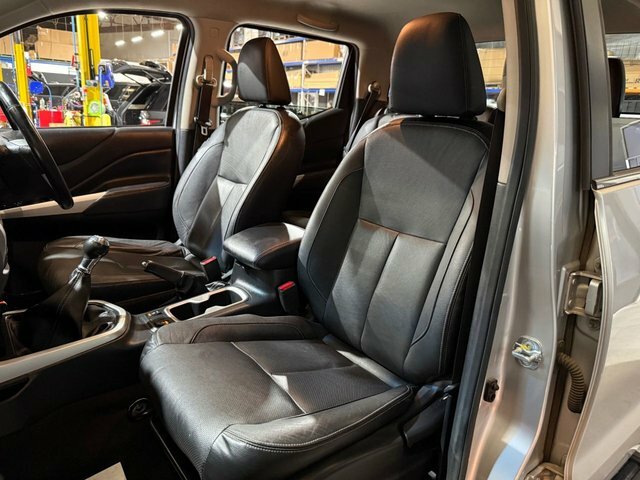 Nissan Navara Dci Tekna Silver #9