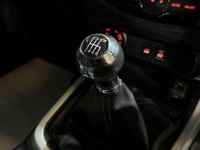 Nissan Navara Dci Tekna Silver #44