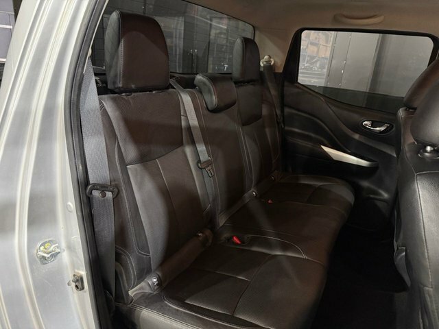 Nissan Navara Dci Tekna Silver #16