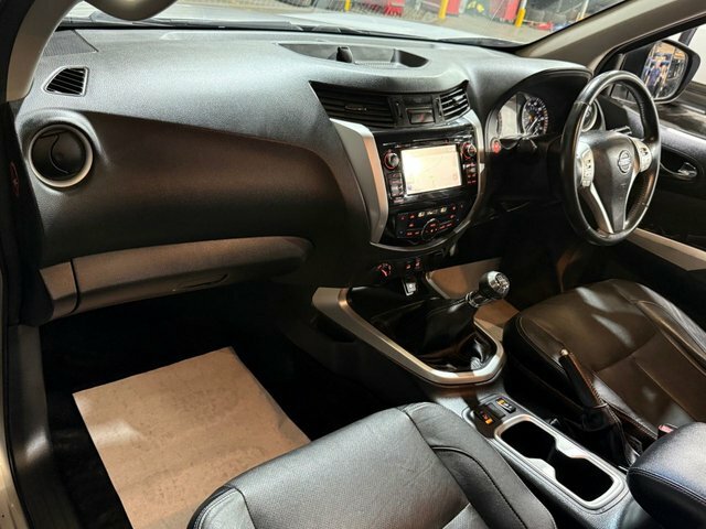 Nissan Navara Dci Tekna Silver #35