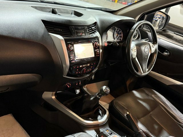 Nissan Navara Dci Tekna Silver #55