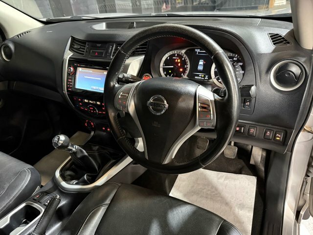 Nissan Navara Dci Tekna Silver #48