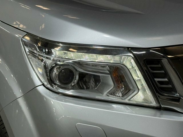 Nissan Navara Dci Tekna Silver #65