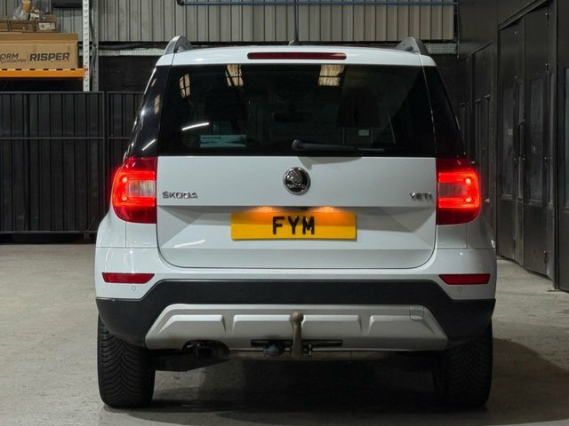 Skoda Yeti Tsi Se L Outdoor White #2