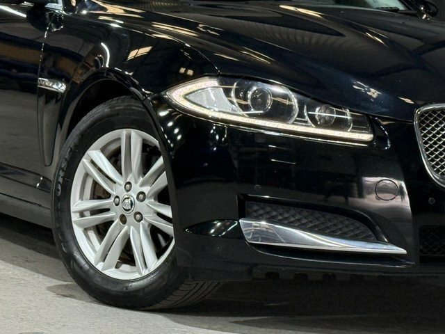 Jaguar XF 2.2D 200 Luxury Red #41