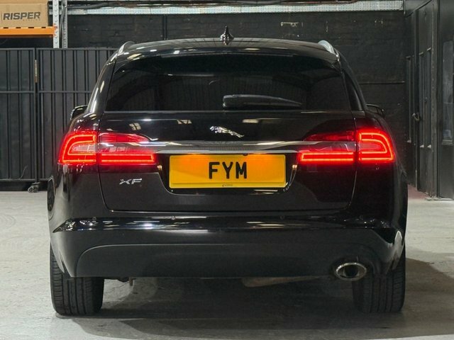 Jaguar XF Luxury Sportbrake Black #5
